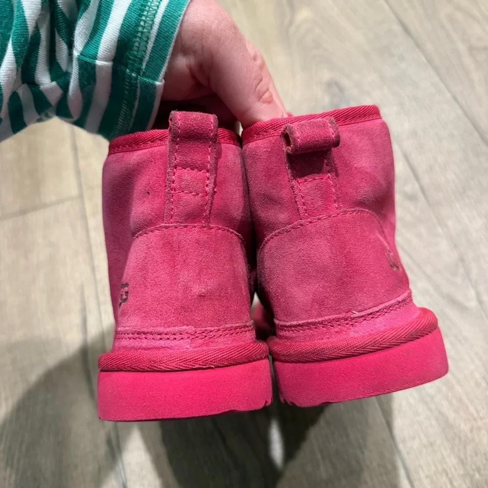 Ugg Neumel little girl size 2 pink suede sheepskin boots